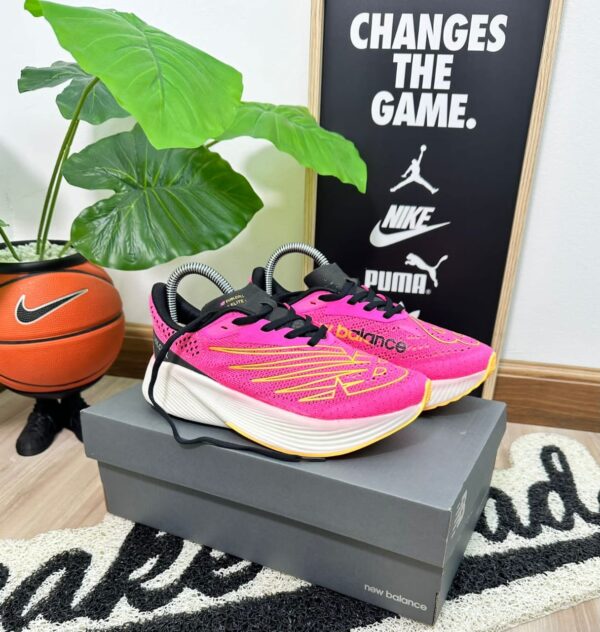 new balance FuelCell Racer Elite v2