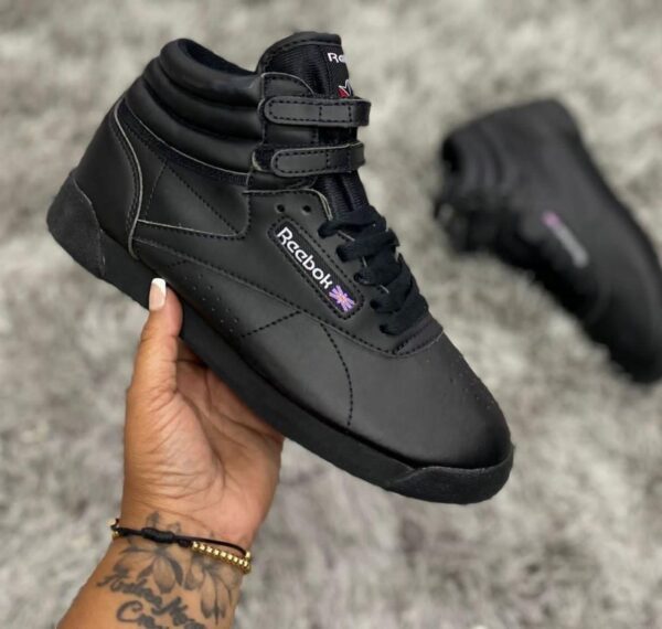 reebok botas negras 2025