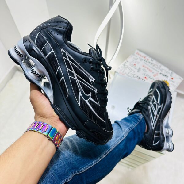 sneakers nike shox supreme 2025 - Image 2