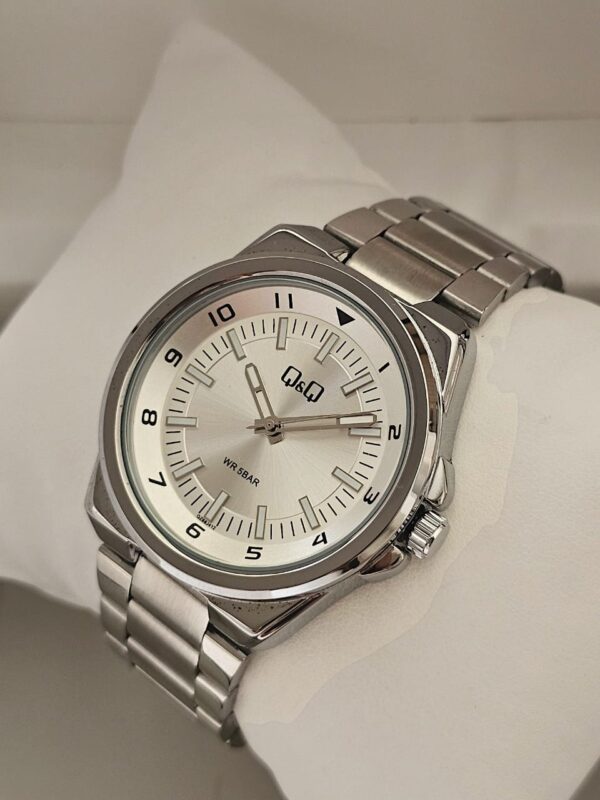 reloj Q&Q para hombre - Image 4