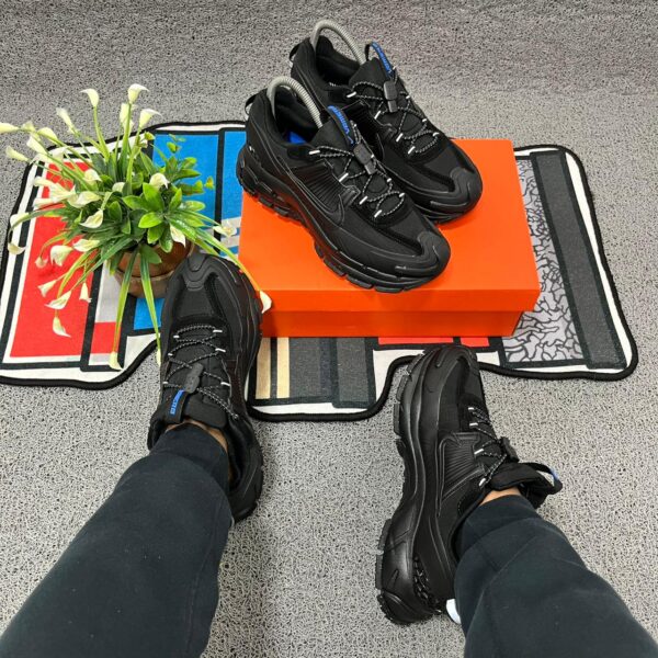 nike vomero roam sneakers - Image 4