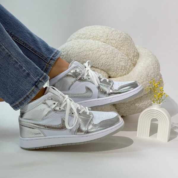 botas para mujer jordan retro 1 - Image 4