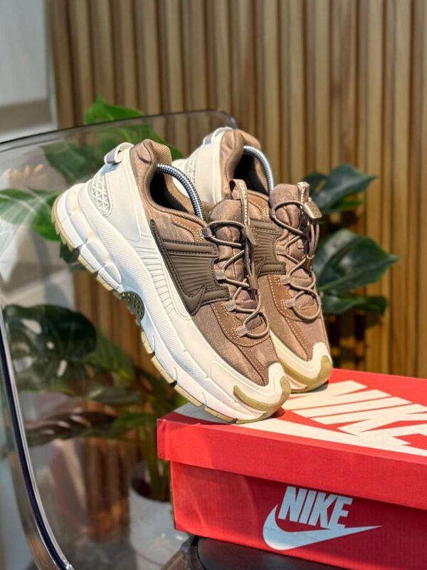 sneakers nike vomero roam - Image 2
