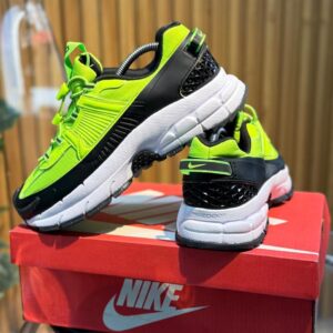 sneakers nike vomero roam