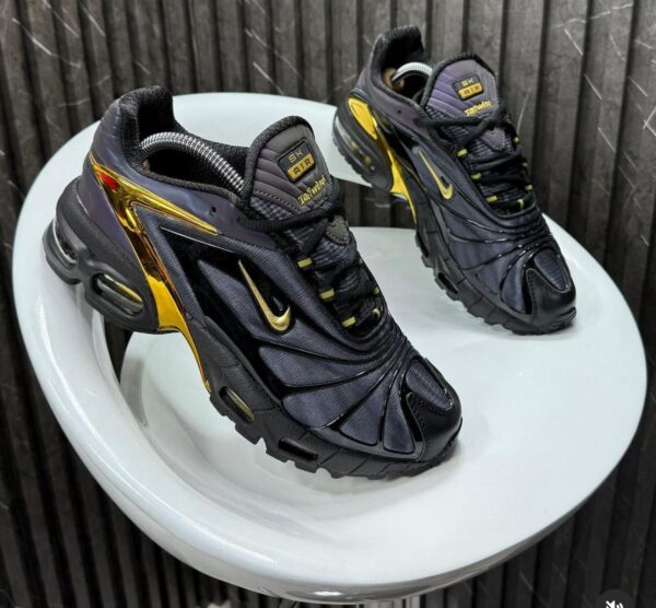nike tailwind v sneakers