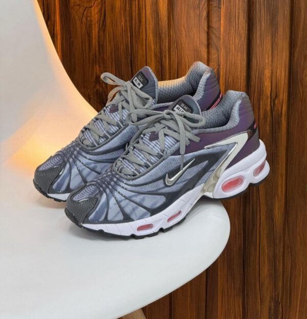nike tailwind v sneakers - Image 3