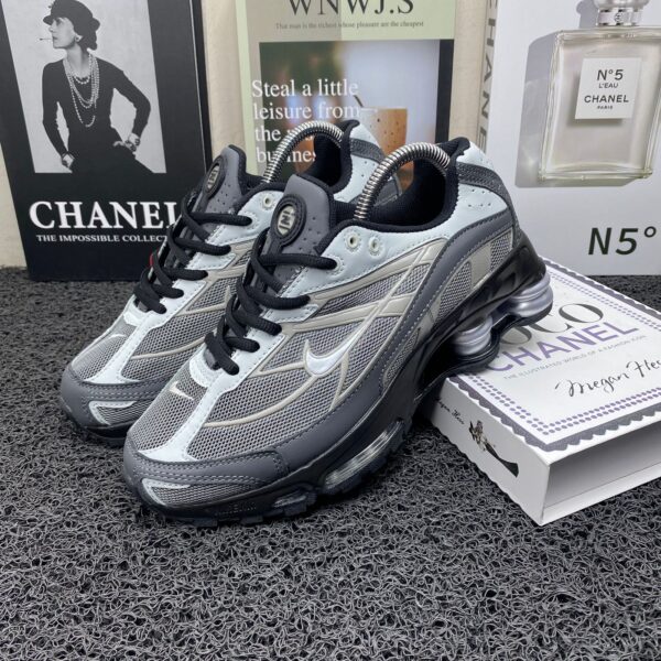 nike shox supreme sneakers - Image 2