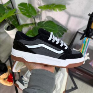 vans hylane sneakers
