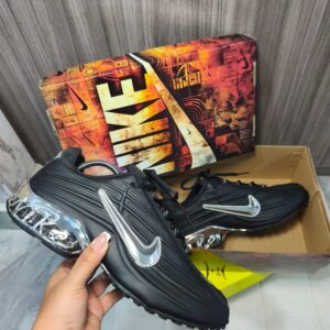 sneakers nike shox aluminium logo